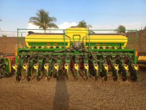Plantadeira JD