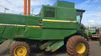 Temos colheitadeira John Deere 