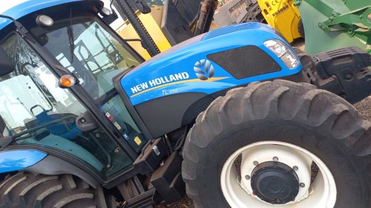 Trator com 7700 horas